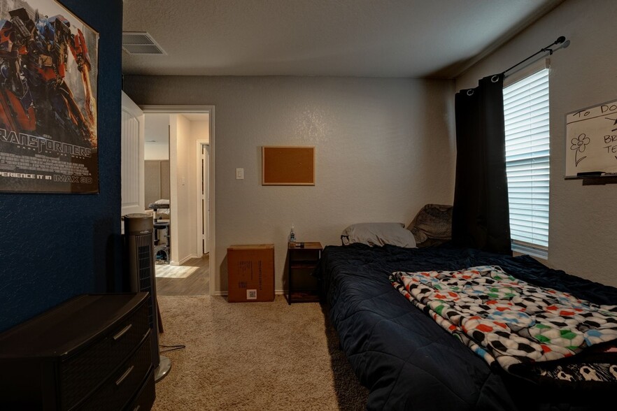 Building Photo - 153 Roanwood Dr