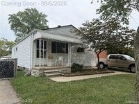 Building Photo - 5627 Clippert St