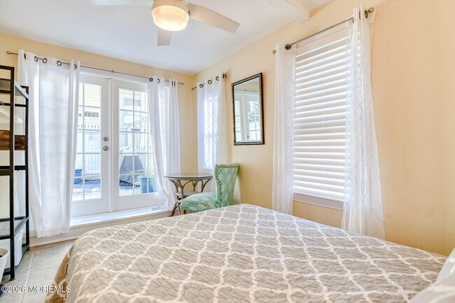 Building Photo - 18 Abbott Ave