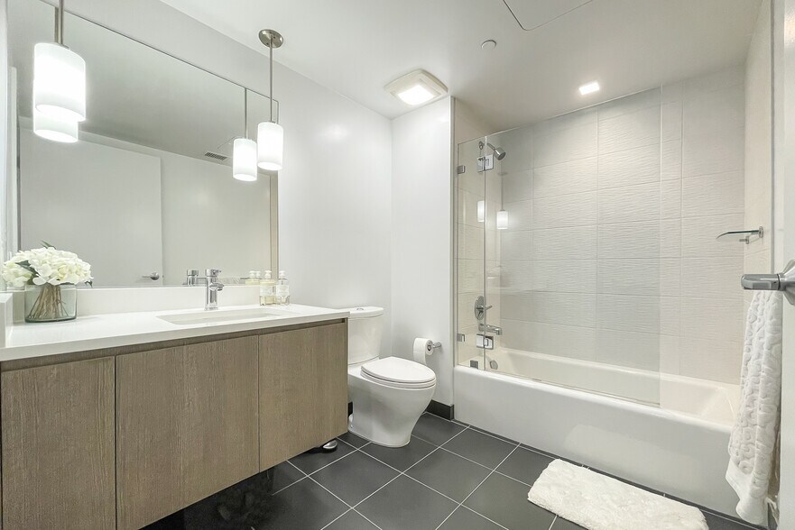 Building Photo - 1300 22nd St