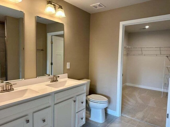 Building Photo - 107 Oxbow Dr