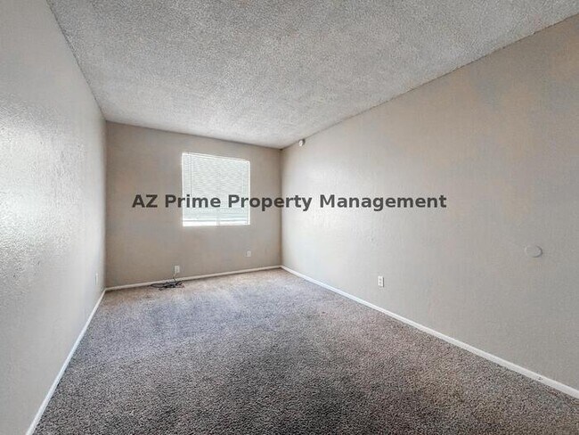 Building Photo - 2625 W Ocotillo Rd