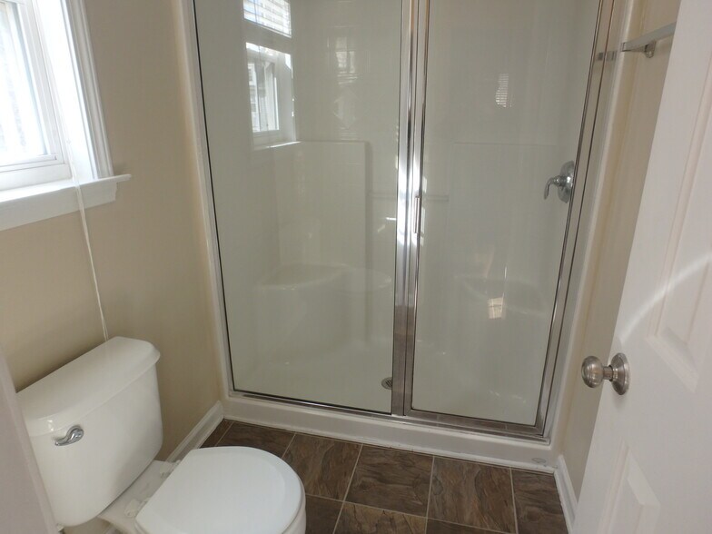 Building Photo - 137 Tuscarora Ln