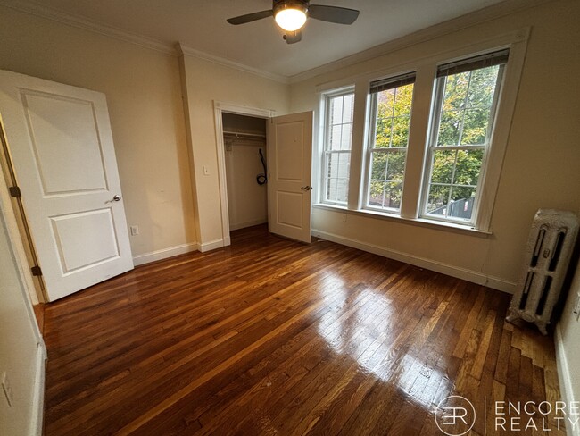 Building Photo - 15 Glenville Ave