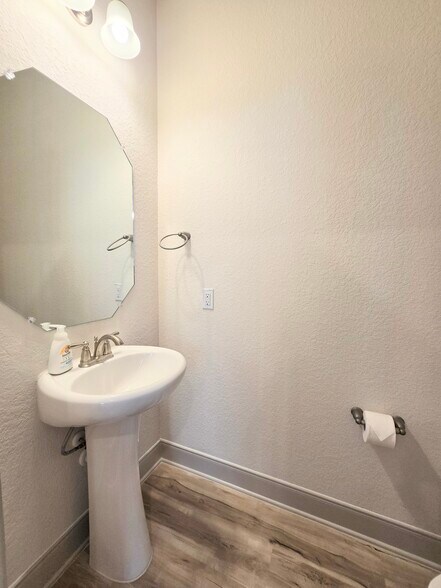 Building Photo - 13522 Tulipwood Nook
