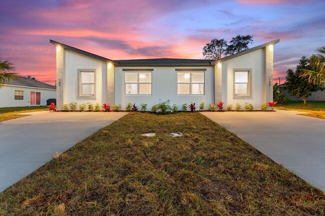 Building Photo - 740 Fraser Ct