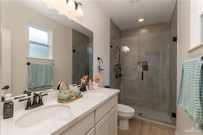 Building Photo - 25 Xavier Ave