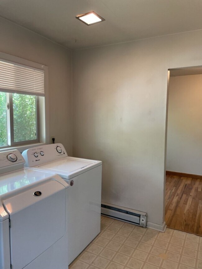 Building Photo - 1708-1710 Morningside Dr