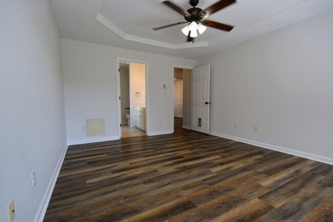 Building Photo - 2828 Franzia Dr