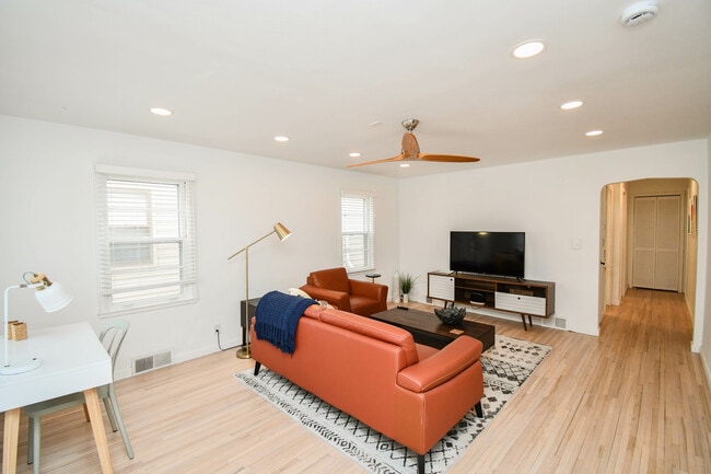 Building Photo - 2012 W 22nd St