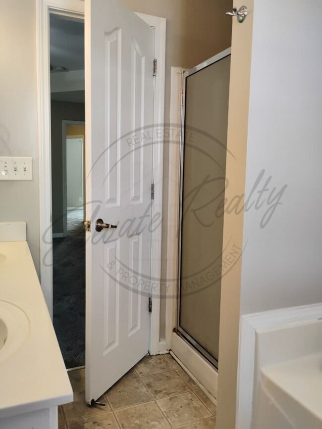 Building Photo - ON SPECIAL! THIS PROPERTY HAS A 1/2 OFF TH...