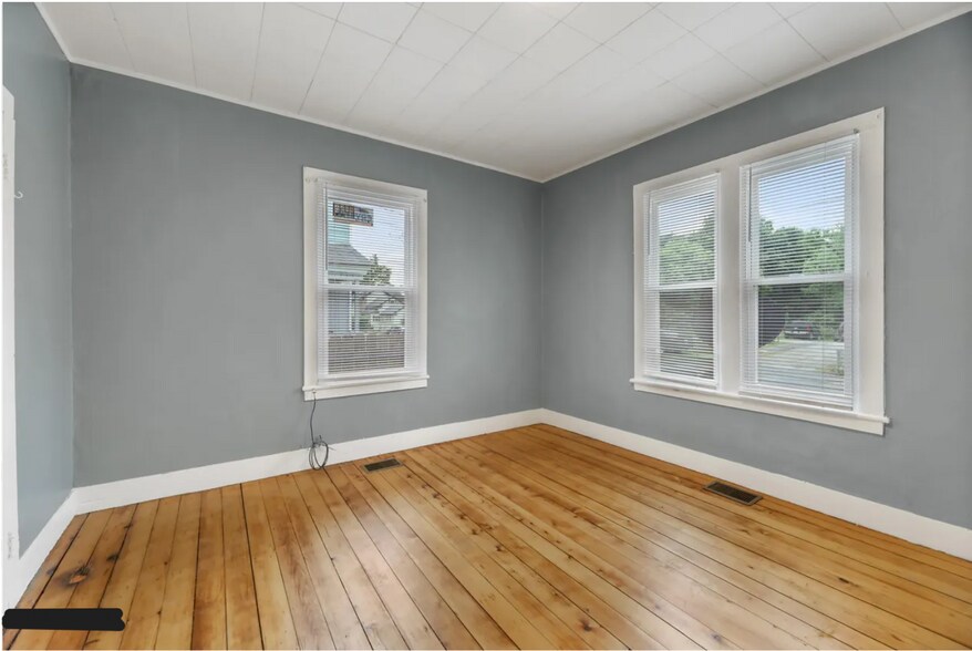 Building Photo - 53 Orchard St