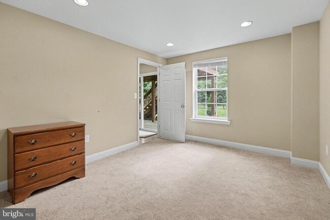 Building Photo - 228 Leffler Cir