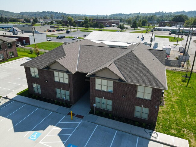 Building Photo - 200 Riverview Dr