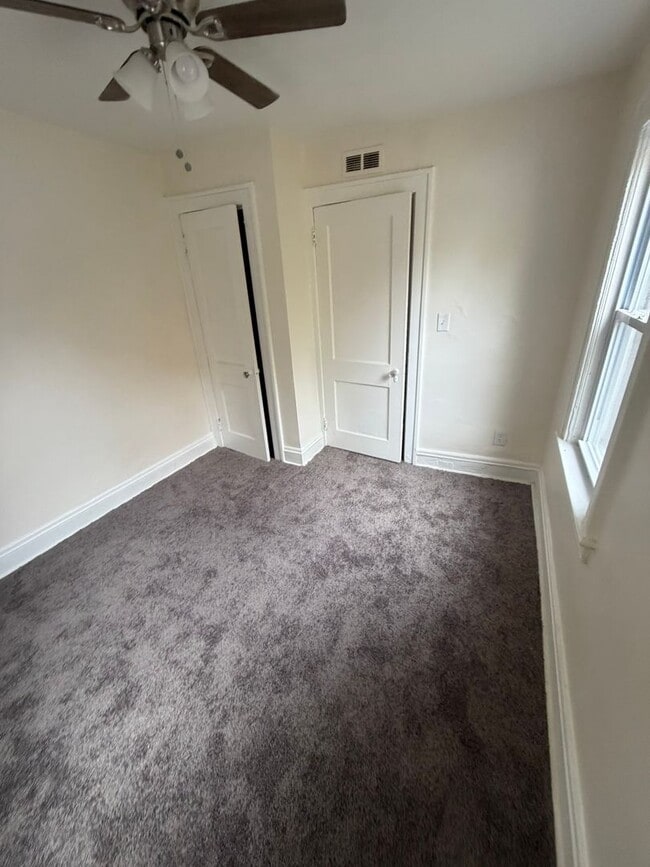 Building Photo - 3242-3242 Sycamore Rd