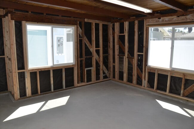 Building Photo - 3605 W 181st St