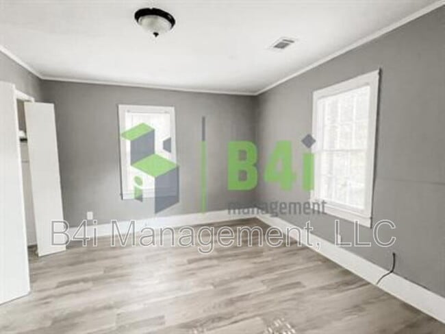 Building Photo - 119 Chandler Cir SE