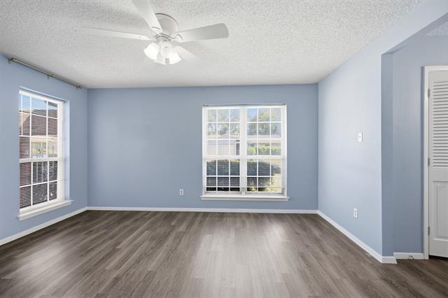 Building Photo - 512 Sussex Dr