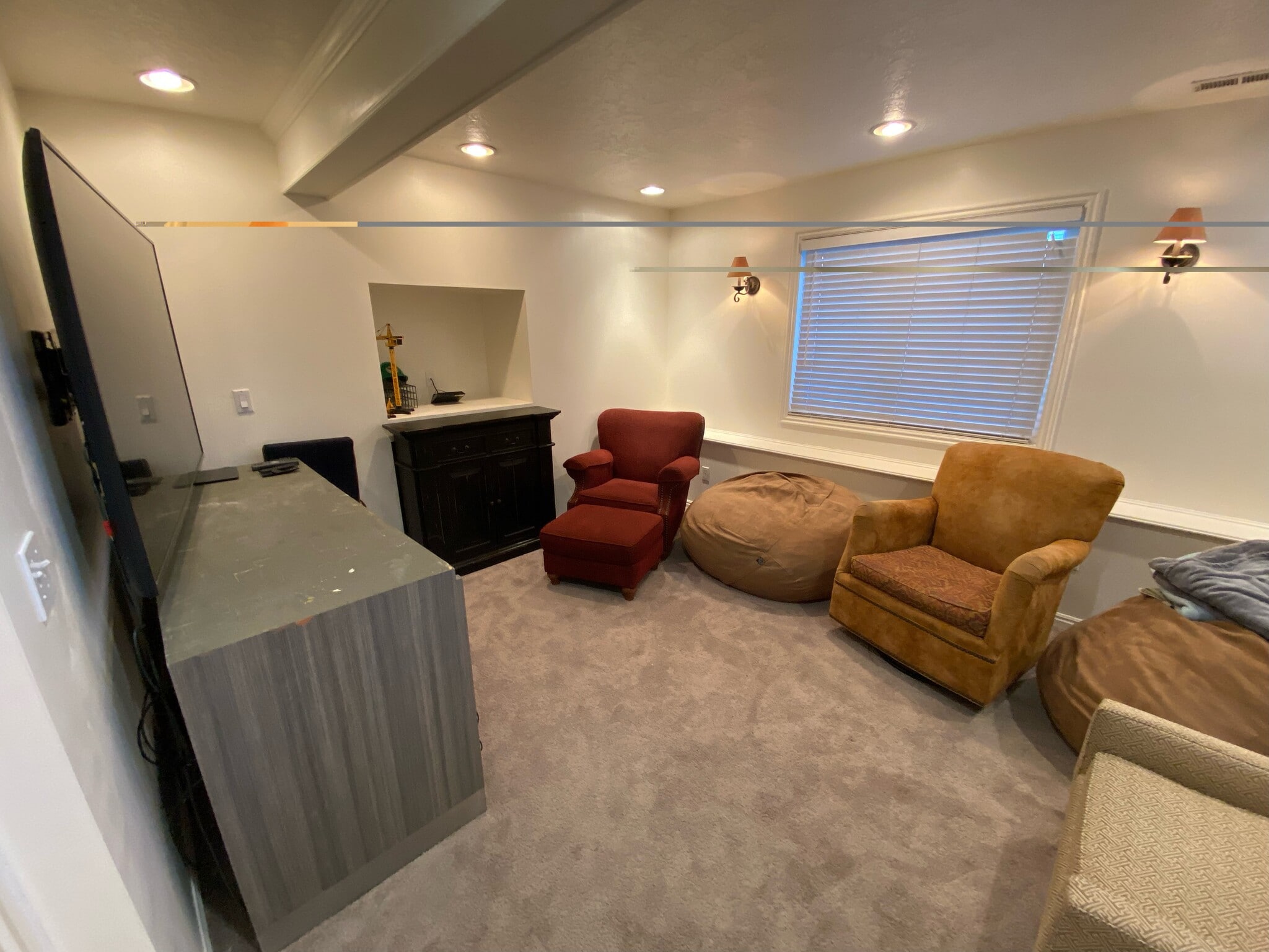 Family room - 1084 W 1060 N