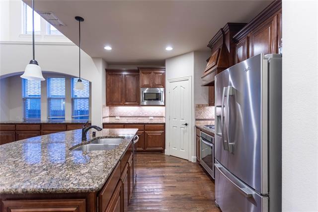 Building Photo - 2409 Lynbridge Dr