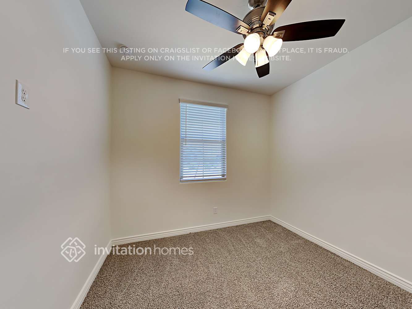 Building Photo - 14427 W El Cortez Pl