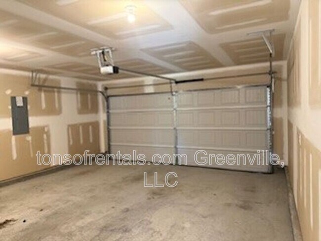 Building Photo - 304 Millen Dr