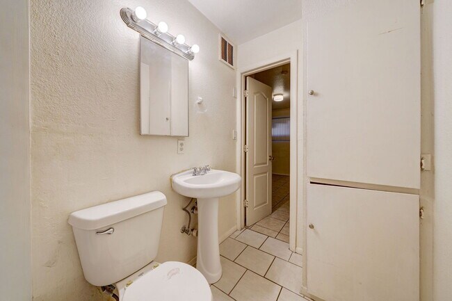 Building Photo - 251 W Northern Ave