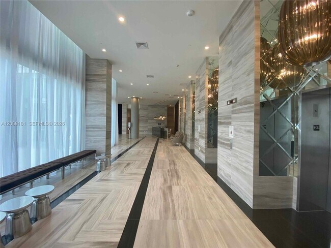 Building Photo - 2000 Metropica Wy