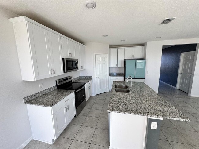 Building Photo - 512 Mckenna Dr