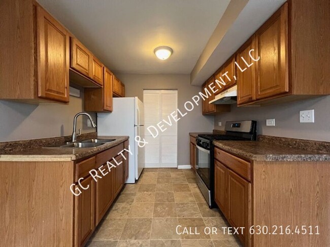 Building Photo - *** 2 FREE WEEKS OF RENT / 2 BDRM - 1 BTH ...