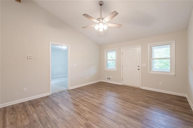 Building Photo - 2010 Lakeside Trail