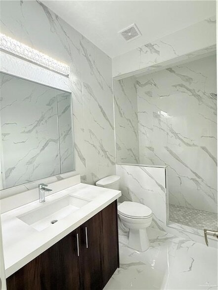 Building Photo - 3018 S K Center St