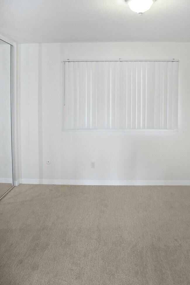 Building Photo - 55 Marinero Cir