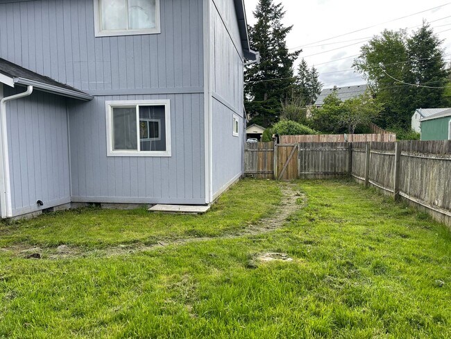 Building Photo - 2 Story Remodeled Single-Family Home in Po...