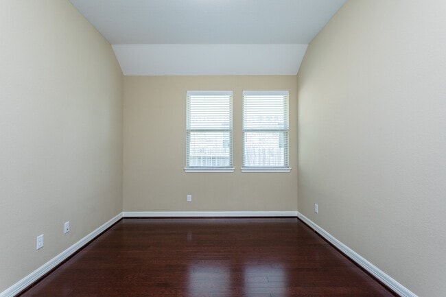 Building Photo - 7810 Deep Green Dr