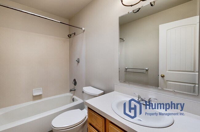 Building Photo - Beautiful home located just minutes from Settler's Park!