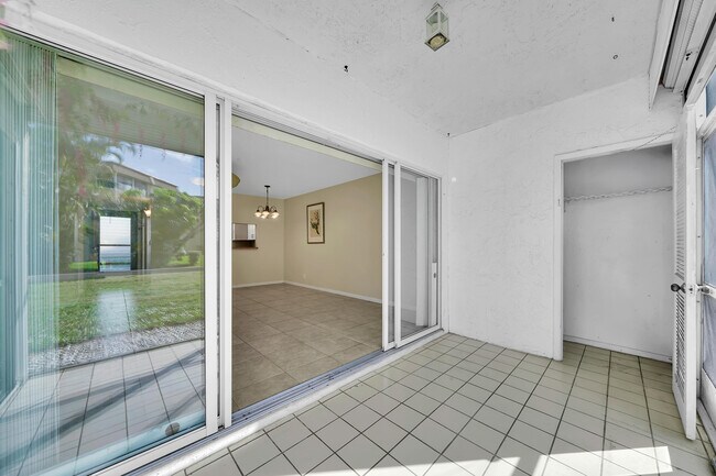 Building Photo - 719 Lori Dr