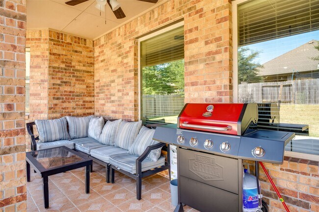 Building Photo - 8470 Coral Cove Pass Ln