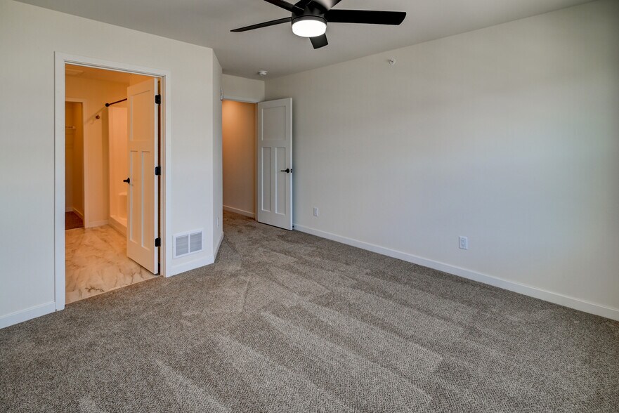 Building Photo - 4881 Lacy Rd