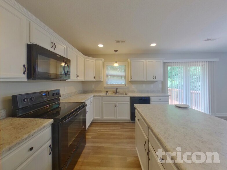 Building Photo - 456 Blairwood Ct