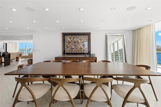 Building Photo - 450 Alton Rd