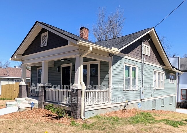 Building Photo - 940 Martin St SE