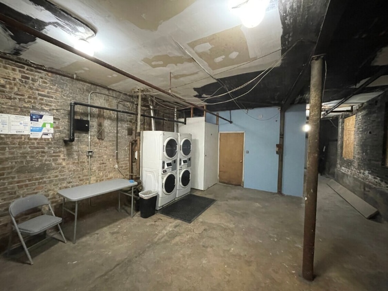 Building Photo - 7931 S Manistee Ave