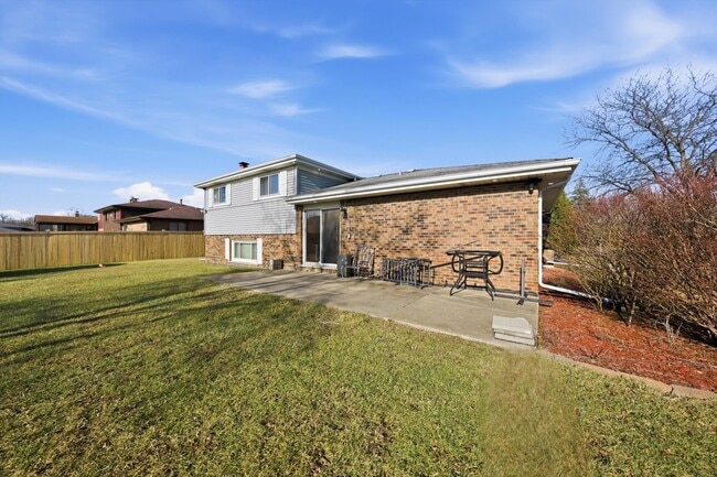 Building Photo - 1200 Jacqueline Dr