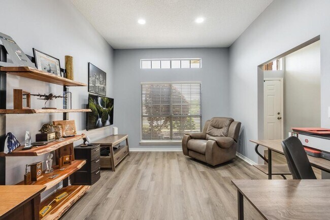 Building Photo - 1236 Northview Dr