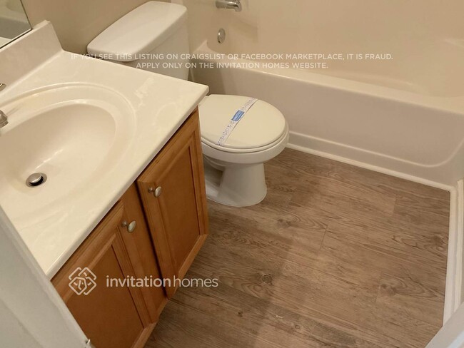 Building Photo - 506 Streamside Pl