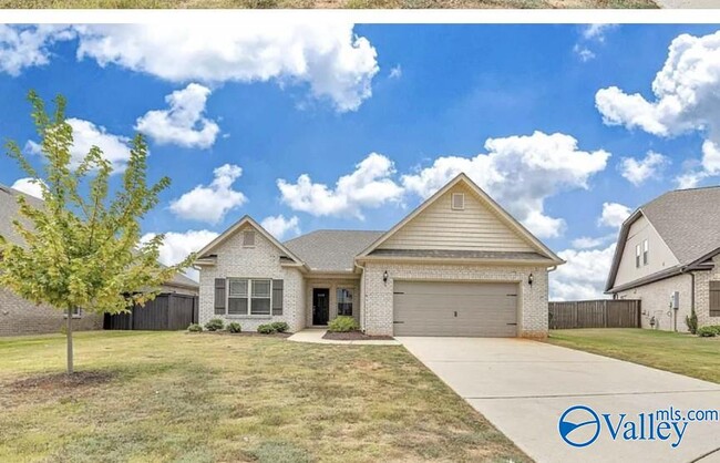 Building Photo - 203 Portrait St