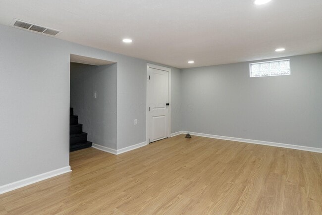 Building Photo - 2228 Holt Ave