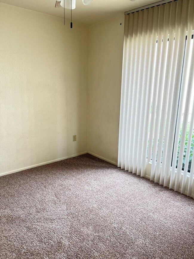 Building Photo - 3119 W Cochise Dr