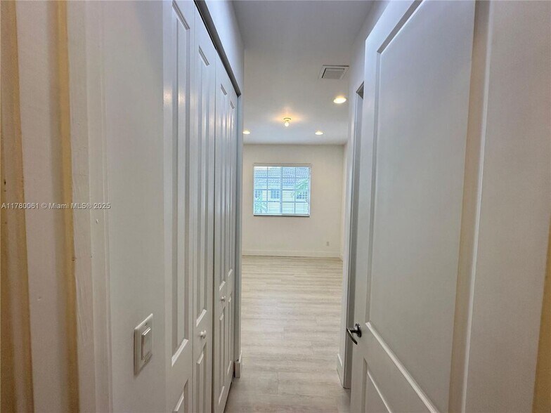 Building Photo - 2579 SW 81st Terrace